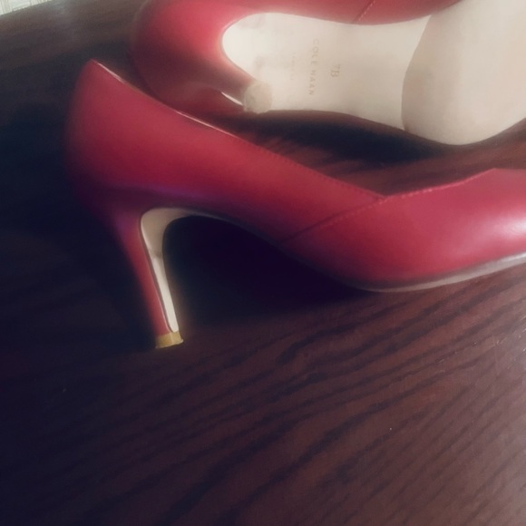 Cole Haan maroon high heels. Size 7b. Gently worn a handful of times. - Picture 1 of 4